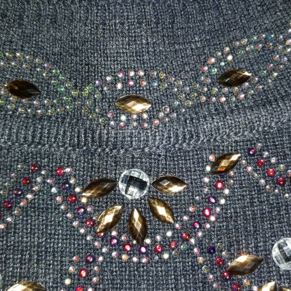 Sweater - Picture 5 of 5
